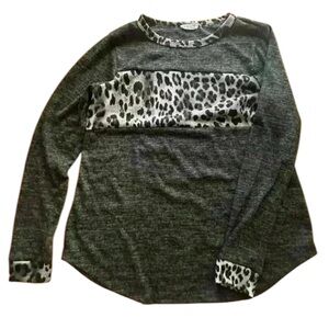VIAMOR l Leopard color block long sleeve womens shirt l SIZE M